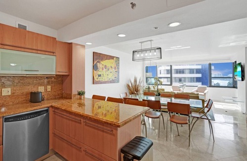 Mid Beach Apartment | Beach Resort condo/921