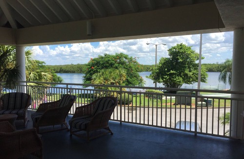 Ruskin Condo | Beach Resort Little Harbor-Tampa, FL