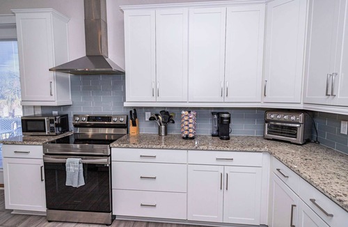 Jacksonville Beach House | Beach Retreat Complex w/Pool - Sleeps 25!