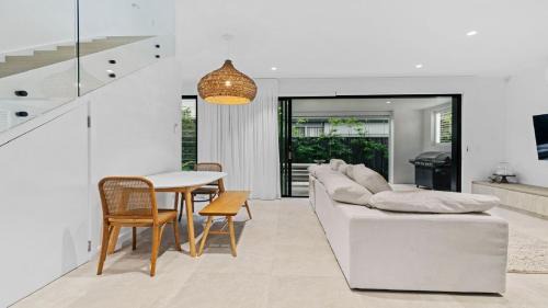 Hawks Nest House | Beach Retreat By Bobe