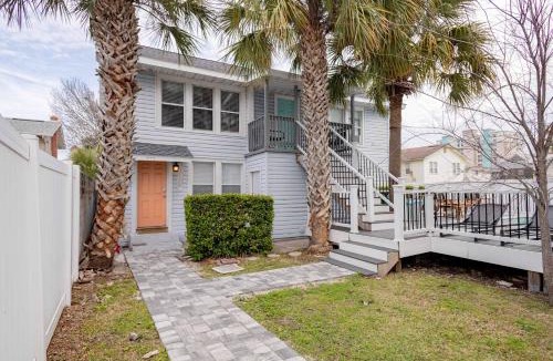 Jacksonville Beach House | Beach Retreat Complex w Pool - Sleeps 25