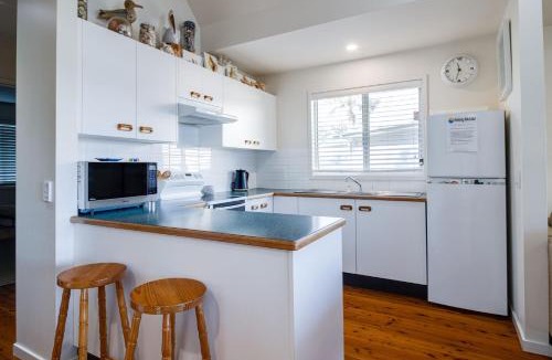 Berrara Ski Chalet | Beach Shack on the Lagoon