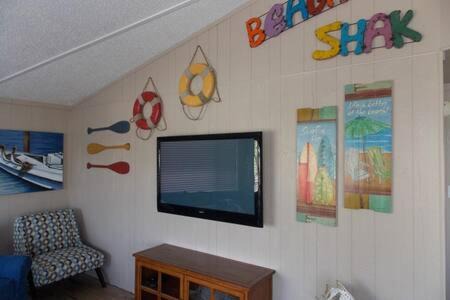 Port Aransas House | Beach Shak (Sunday Villas #15)