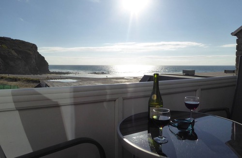 Porthtowan Apartment | Beach side Accommodation, Porthtowan