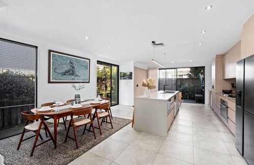 Mermaid Beach House | Beach Side Bliss Mermaid Beach 3BR - Heated Pool