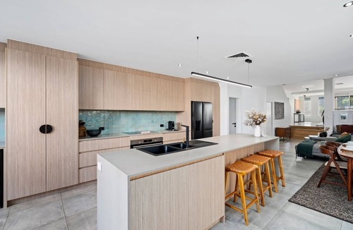 Mermaid Beach House | Beach Side Bliss Mermaid Beach 3BR - Heated Pool