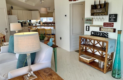 Jamaica Beach House | BEACH SIDE DISCOUNTS! 4bd 2.5ba Short Walk 2 Beach & Easy Access+Views!