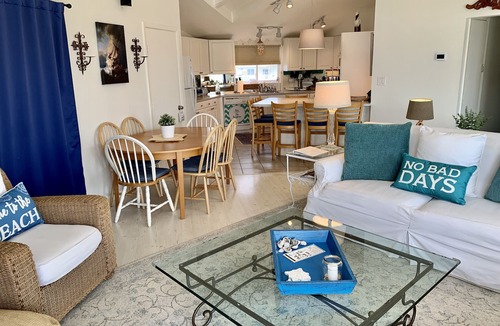 Jamaica Beach House | BEACH SIDE DISCOUNTS! 4bd 2.5ba Short Walk 2 Beach & Easy Access+Views!