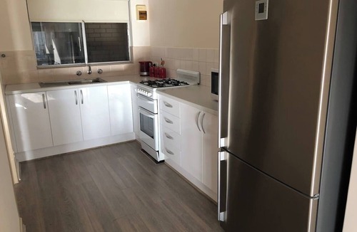 Semaphore Park Apartment | Beach side holiday unit