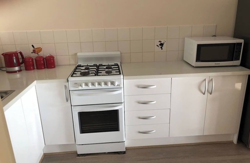 Semaphore Park Apartment | Beach side holiday unit