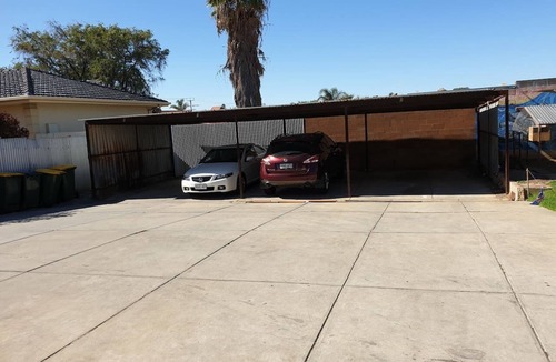 Semaphore Park Apartment | Beach side holiday apartment