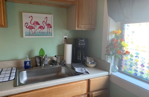 Cottage Line Apartment | Beach Side Studio #3 Apts by RedAwning