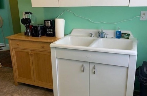 Cottage Line Apartment | Beach Side Studio #4 (1-Bedroom Apartment) - Pets Allowed by RedAwning