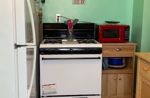 Cottage Line Apartment | Beach Side Studio #4 (1-Bedroom Apartment) - Pets Allowed by RedAwning