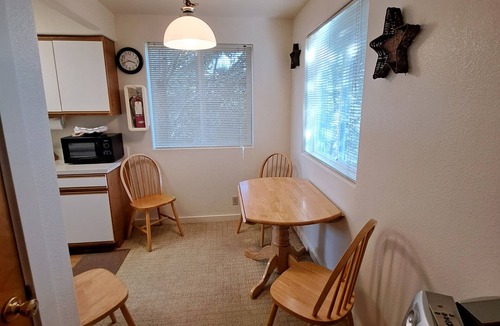 Waldport Apartment | Beach Side Suites Wakonda Suite