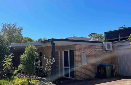 McCrae House | Beach side villa in McCrae