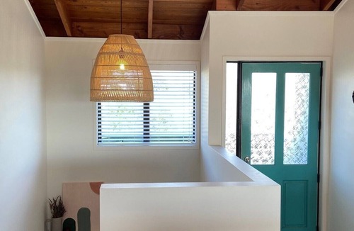 Stanmore Bay House | Beach, Spa, Pizza, Repeat.