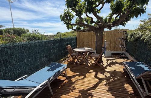 Le Grau-Du-Roi Apartment | Beach spirit-Waterfront-Terrace-Air conditioning-Parking