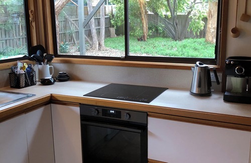 Jan Juc House | BEACH-STYLE AMBIENCE & RUSTIC CHARM