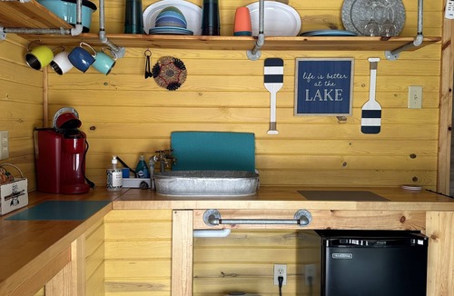 Jasonville Cottage | BEACH STYLE LAKESIDE MINI COTTAGE