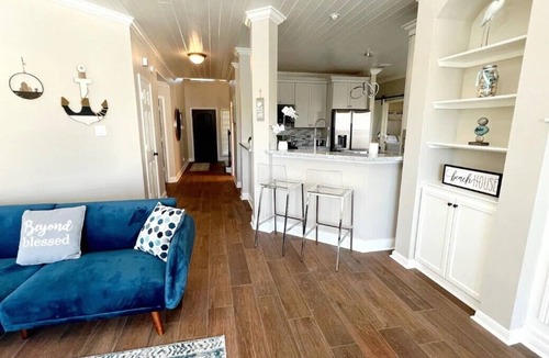 League City House | Beach Themed Oasis with Jacuzzi/Pool close to Kemah Boardwalk, Galveston, Nasa