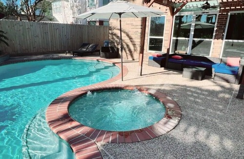 League City House | Beach Themed Oasis with Jacuzzi/Pool close to Kemah Boardwalk, Galveston, Nasa