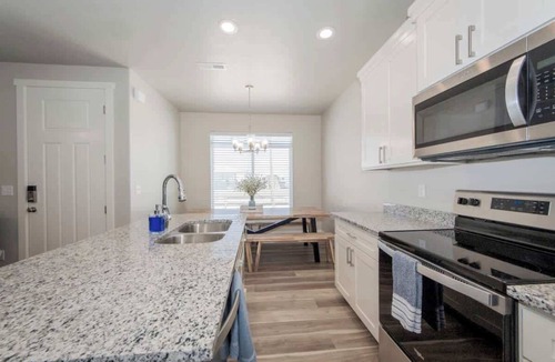 Garden City Condo | Beach Therapy #39 - Lake, Pool and Hot Tub Access!