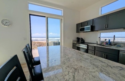 Florence House | Beach Therapy - on Heceta Beach