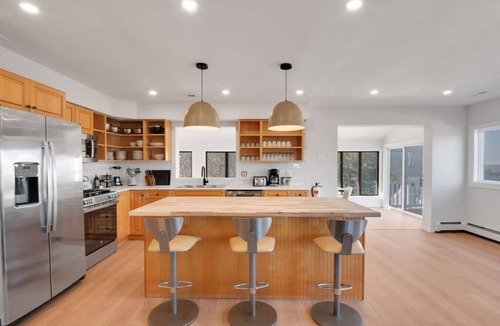 Town Bank House | Beach Therapy - Sleeps 17