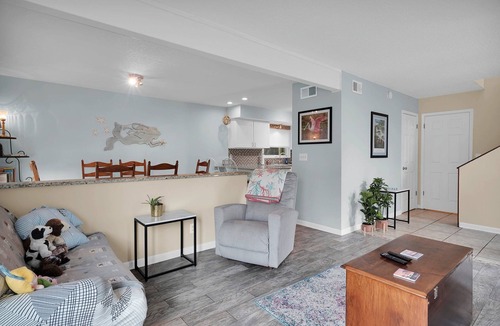 Jacksonville Beach House | BEACH TOWNHOUSE -Pet Friendly “Redfish”