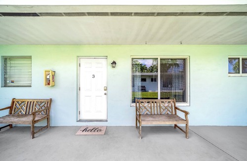 Santa Barbara Estates Apartment | Beach Unit! Walk To Beach & Restaurants/Shops!