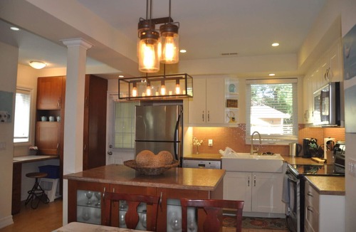 The Beaches House | Beach Vibe! Toronto Beaches 4bdrm Home w Parking