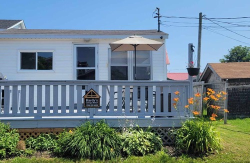 Pointe-du-Chene Cottage | Beach vibes