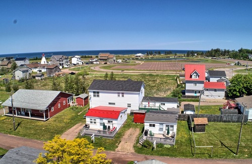 Pointe-du-Chene Cottage | Beach vibes