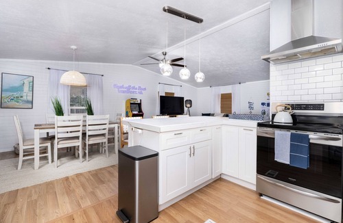 Westport Cottage | Beach Vibes-Pet Friendly, Fire Pit, Arcade & More!