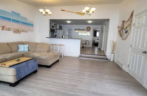 Saint Laurent Cottage | Beach View Coastal Theme Cottage