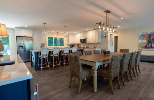 Macatawa House | Beach View Cottage - On the Lake