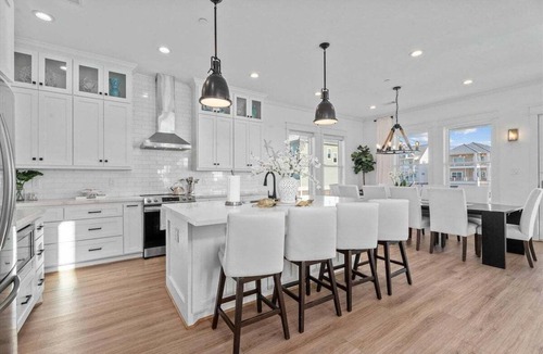 Galveston House | Beach View | Hot Tub | Putt Putt | Firepit | Tesla EV Charger