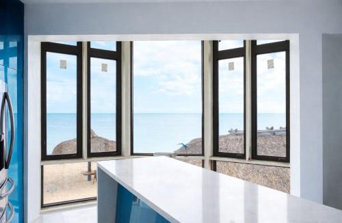 Long Beach Estates Apartment | Beach View Room at Barnacle Resort