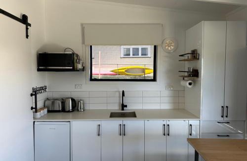 Omapere House | Beach view studio 337