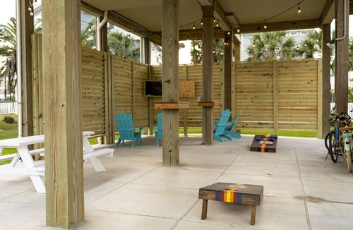 Galveston House | Beach Views/Walk to Beach/Entertainment/Cozy - The Salty Starfish
