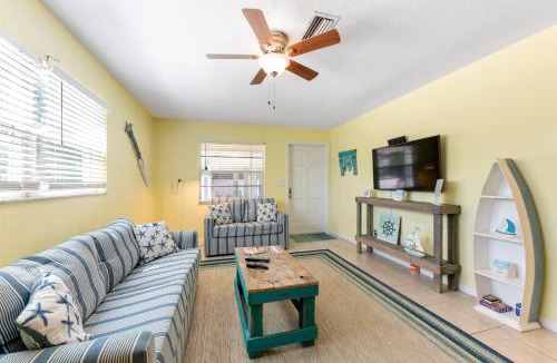 Indian Rocks Beach Apartment | Beach Villa A