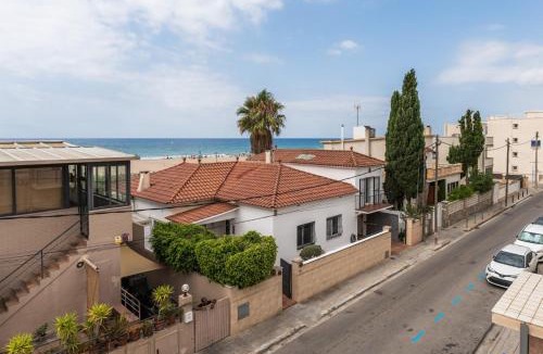 Castelldefels Villa | Beach Villa Cristina by HHBCN