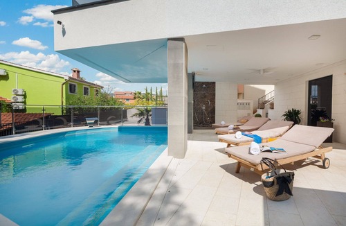 Okrug Gornji Apartment | Beach Villa Valentina Apartment I