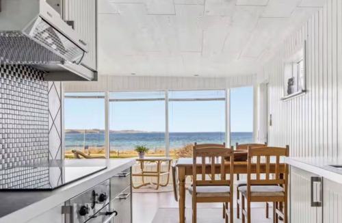 Follenslev House | Beach villa with sea view at Sejerø Bay