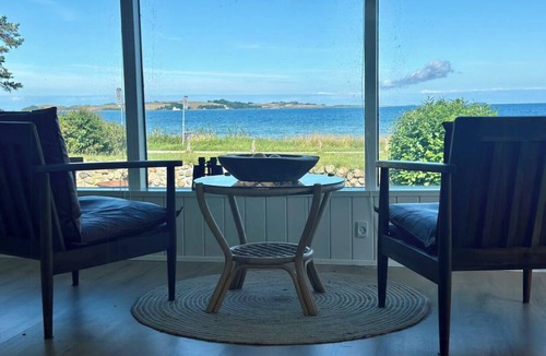Follenslev House | Beach villa with sea view at Sejerø Bay