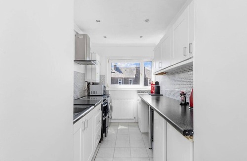 Broughty Ferry Apartment | Beach Walk Apartment - 2 bed by the beach