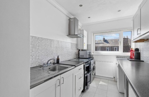 Broughty Ferry Apartment | Beach Walk Apartment - 2 bed by the beach