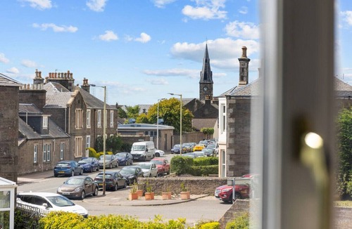 Broughty Ferry Apartment | Beach Walk Apartment - 2 bed by the beach