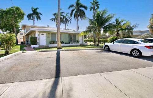 Deerfield Beach House | BEACH Zen Oasis-walk 2 beaches